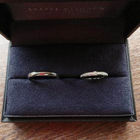 【ラザール ダイヤモンド(LAZARE DIAMOND)の口コミ】 まずこだわっていたのは指輪のつけ心地です。内側の滑らかなカーブは最高…
