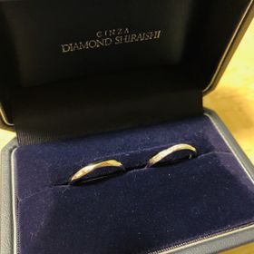 【銀座ダイヤモンドシライシの口コミ】 デザインがとても可愛くこれしかないと思いここに決めました。
とくにウェ…