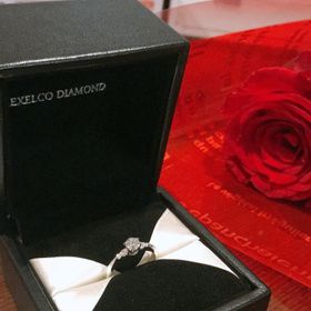 【エクセルコダイヤモンド(EXELCO DIAMOND)の口コミ】 ミル打ちに惹かれて購入を決めました！
様々なデザインがありましたが、コ…