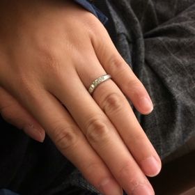 【ROYAL ASSCHER(ロイヤル・アッシャー)の口コミ】 こちらはダイヤの老舗ということで、本当にダイヤが白く美しいと思い決め…