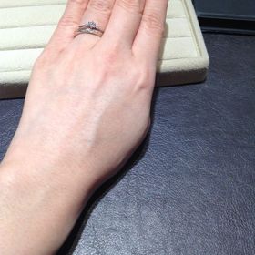 【TRECENTI(トレセンテ)の口コミ】 ・ダイヤモンドの輝きがキレイ。ダイヤモンドが宙に浮いているセッティン…