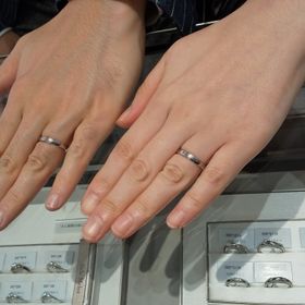【アイプリモ(I-PRIMO)の口コミ】 マット加工のある指輪が欲しいと婚約者さんと決めていたのでそのデザイン…