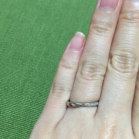 【Something Blue(サムシングブルー)の口コミ】 ダイヤ入りデザイン・安心ブランド・お手頃価格のバランスがよく購入を決…