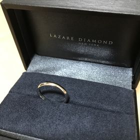 【ラザール ダイヤモンド(LAZARE DIAMOND)の口コミ】 　デザインはシンプルで洗練されています。とにかく付け心地が非常に良く…
