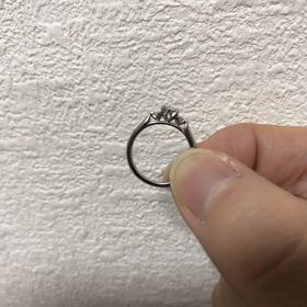 【銀座ダイヤモンドシライシの口コミ】 彼女がダイヤ1粒のタイプより、3つ並んだタイプのが良いと言っていたので…