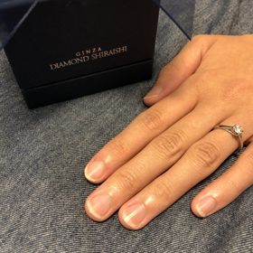 【銀座ダイヤモンドシライシの口コミ】 ダイヤモンドの輝きを存分に惹き立たせるデザイン、横から見たときのシル…