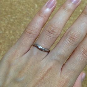 【TRECENTI(トレセンテ)の口コミ】 双子ダイヤといい、一つのダイヤを二つに分けて、それぞれの結婚指輪に埋…
