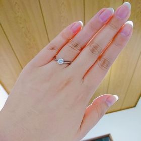 【SUEHIRO(スエヒロ)の口コミ】 予算10万円で、デザインは爪が引っかからないこと、婚約指輪らしく石が主…