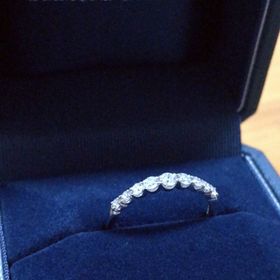 【銀座ダイヤモンドシライシの口コミ】 ハーフエタニティタイプのものを婚約指輪として選びました。
特別な時も普…