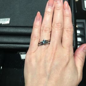 【エクセルコダイヤモンド(EXELCO DIAMOND)の口コミ】 デザインは色々ありそうでした。細いものが多かったように感じます。
婚約…