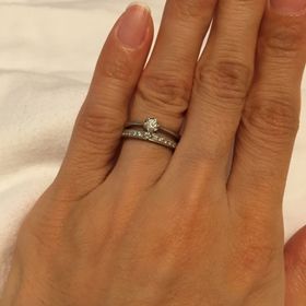 【TRECENTI(トレセンテ)の口コミ】 結婚指輪は双子ダイヤモンドです。男性は内側に、女性は表側に。このデザ…