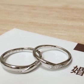 【アイプリモ(I-PRIMO)の口コミ】 指輪のデザインは細身なので、細いデザインに限定して探しました。
華奢な…