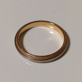 【アイプリモ(I-PRIMO)の口コミ】 とにかくデザインに一目惚れでした。結婚指輪はシンプルで全く同じデザイ…