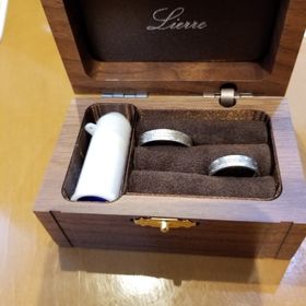 【Lierre(リエール)の口コミ】 幅が広い指輪を探していたところ、
いくつかの結婚指輪を試着させてもらい…