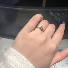 【銀座ダイヤモンドシライシの口コミ】 素敵なデザインが沢山ありましたが、私が気に入った4つのうち、彼も特に気…