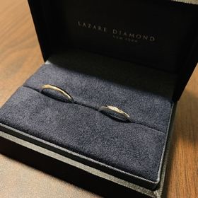 【ラザール ダイヤモンド(LAZARE DIAMOND)の口コミ】 私も主人も、シンプルなデザインで探していて、何ヶ所かブランドを見させ…
