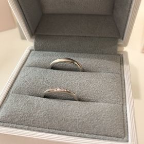 【CAFERING(カフェリング)の口コミ】 デザインがとても可愛いかったので気に入りました。ダイヤがピンクのグラ…