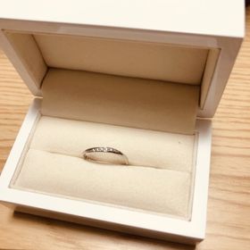 【1122 iifuufu bridal(いい夫婦ブライダル)の口コミ】 夫婦2人で選んで絞っていく中でどちらもこのリングが気に入ったので購入し…