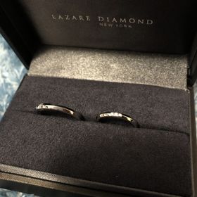 【ラザール ダイヤモンド(LAZARE DIAMOND)の口コミ】 シンプルかつデザイン性があるものを探していました。
ハウストンの直線的…
