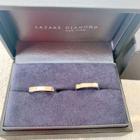 【ラザール ダイヤモンド(LAZARE DIAMOND)の口コミ】 ネットで結婚指輪を探していて
そこで一目惚れしたのが
ラザールダイヤモ…