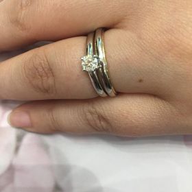 【バーニーズニューヨーク(BARNEYS NEW YORK)の口コミ】 デザインはシンプルで、日頃から付けやすいデザインでした。ダイヤがすご…