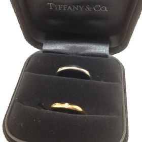 【ティファニー(Tiffany & Co.)の口コミ】 お店の方にいくつか見せて頂き、試着し、肌の色に合うとアドバイスして頂…