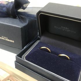 【銀座ダイヤモンドシライシの口コミ】 婚約指輪もダイヤモンドシライシさんを頂いたので、結婚指輪も同じブラン…