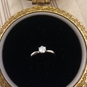 【ウィスプ(WISP)】の口コミ ダイヤに向けて指輪が細くなっているので
シンプルでも他の指輪とはひと味...