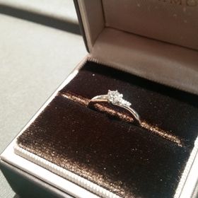 【アイプリモ(I-PRIMO)の口コミ】 ウェーブのラインのものを探していました。左右非対称で右側から見た雰囲…