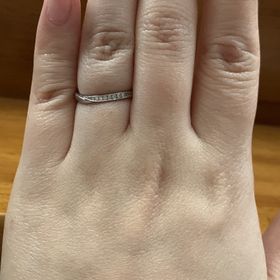 【俄(にわか)の口コミ】 仕事中でもつけられるようなデザインを探していました。ただ、地味すぎる…