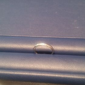 【銀座ダイヤモンドシライシの口コミ】 いくつか試着しましたが、ウェーブのデザインがどの角度から見てもダイヤ…