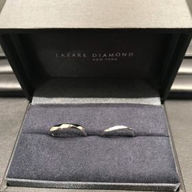 【ラザール ダイヤモンド(LAZARE DIAMOND)の口コミ】 指輪についているダイヤモンドがなんといっても決め手でした。どの角度か…