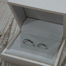 【宝寿堂(ほうじゅどう)の口コミ】 デザインは彼女が求めるシンプルなデザインと、私が求める少しカーブした…