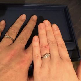 【銀座ダイヤモンドシライシの口コミ】 指輪のデザインがかわいくて素敵だったため。
彼も素敵だといってくれて、…