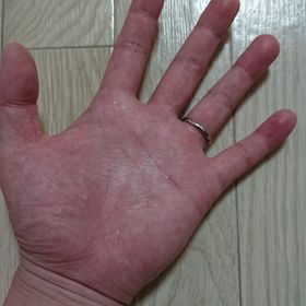 【GALA JEWELRY(ガラジュエリー)の口コミ】 シンプルが購入の決め手になりました。形と色、値段全てにおいてシンプル…