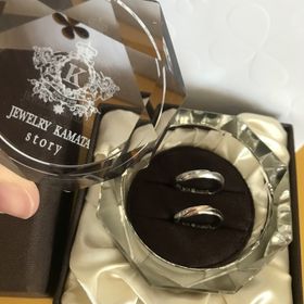 【JEWELRY  KAMATA(ジュエリーかまた)の口コミ】 この指輪はストレートではなくて、ウェーブの形をしていて柔らかい印象を…