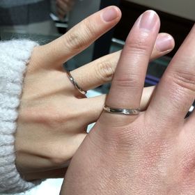 【DIYARTH(ディヤース)の口コミ】 シンプルで飽きのこない良いデザインだった。誕生石を無料で内石として入…