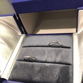 【ショーメ(CHAUMET)の口コミ】 結婚指輪は日々身につけるものなので、指あたりが良く、石がないものを探…