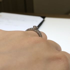 【ラザール ダイヤモンド(LAZARE DIAMOND)の口コミ】 キラキラ好きにはたまらない素敵なデザインが多数あるので、あれもいいこ…