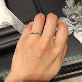 【エクセルコダイヤモンド(EXELCO DIAMOND)の口コミ】 どの角度から見ても遠くから見ても、輝きがとてもあり、指輪自体のボリュ…