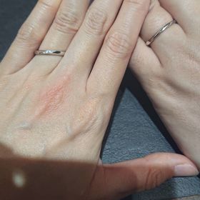 【TRECENTI(トレセンテ)の口コミ】 デザインは細みでシンプルなものを探しておりそれにぴったりと符号した感…