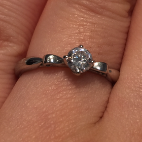 【GALA JEWELRY(ガラジュエリー)の口コミ】 デイリー使いできるものを選ぶのが一番いいので、着け心地はとてもこだわ…