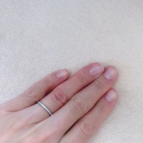 【AHKAH(アーカー)の口コミ】 ダイヤの輝き具合 ちょうどいい細さで決めました！
他のブランドの物より…