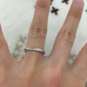 【GALA JEWELRY(ガラジュエリー)の口コミ】 沢山デザインがあり、それぞれに微妙な違いがあって非常に迷いましたが、…