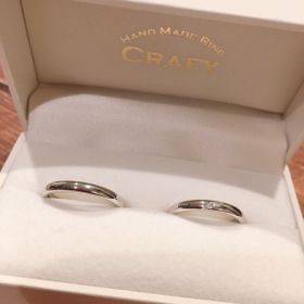 【CRAFY(クラフィ)の口コミ】 シンプルで飽きのこないデザインで検討していました。指輪の丸みを作る為…