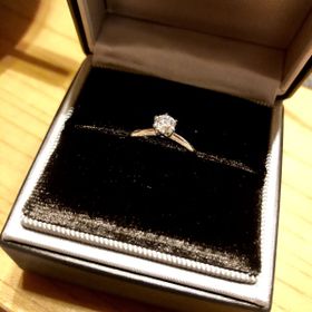 【アイプリモ(I-PRIMO)の口コミ】 他の有名メーカーの指輪も見ましたが、アイプリモの店員さんは、親身にな…