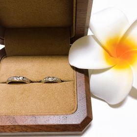 【Makana(マカナ)の口コミ】 好きなプルメリアの花とウェーブも入っていて納得いくように自分達でデザ…