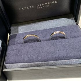 【ラザール ダイヤモンド(LAZARE DIAMOND)の口コミ】 着け心地の滑らかさ、指なじみを重視しました。
彼が普段アクセサリーを着…