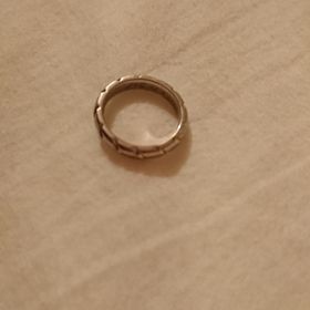 【ショーメ(CHAUMET)の口コミ】 デザインが気に入りました。シンプルだけど、螺旋がすてきです。店員さん…