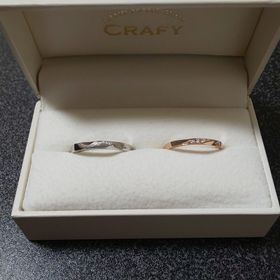 【CRAFY(クラフィ)の口コミ】 デザインから自分達で好きなように決められるのが決め手でした。素材はそ…